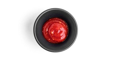 Beyaz arka planda ketçap izole edilmiş. Yüksek kalite fotoğraf