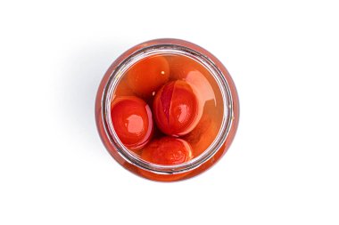 Beyaz arka planda izole edilmiş konserve domatesler. Yüksek kalite fotoğraf