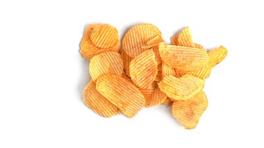 Beyaz arka planda patates cipsi. Yüksek kalite fotoğraf