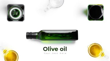 Yeşil şişedeki zeytinyağı beyaz arka planda izole edilmiş. Uzun başlık pankartı biçimi. Panorama web sitesi başlık pankartı. Yüksek kalite fotoğraf