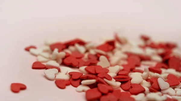 Kleine Lieve Rode Witte Snoephartjes Roze Achtergrond — Stockfoto