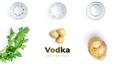 Beyaz arka planda votka, bardak ve turşu. Uzun başlık pankartı biçimi. Panorama web sitesi başlık pankartı. Yüksek kalite fotoğraf