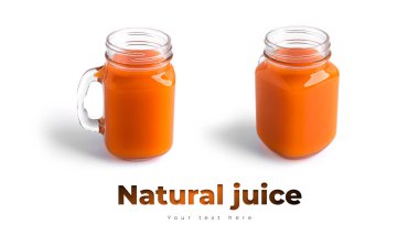 Beyaz arka planda izole edilmiş havuç suyu..