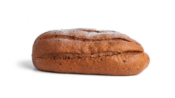 Pão de centeio isolado sobre um fundo branco. — Fotografia de Stock