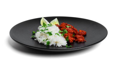 Beyaz arka planda karidesli pirinç..