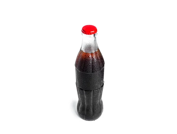 Fles frisdrank geïsoleerd op een witte achtergrond. Fles cola. — Stockfoto