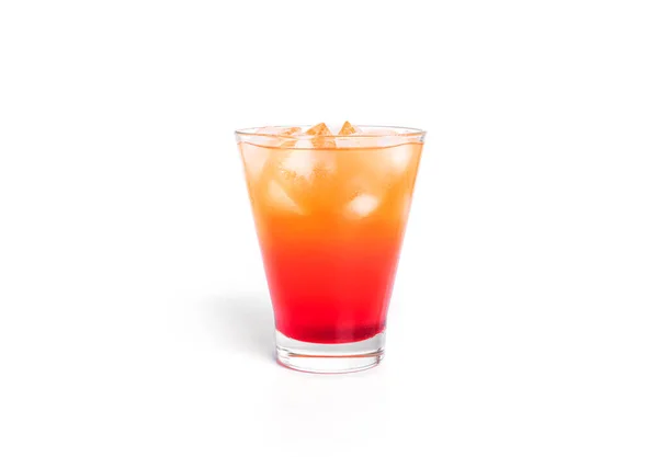 Tequila Sunrise Cocktail isoliert auf weißem Hintergrund. — Stockfoto