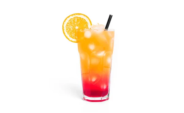 Tequila Sunrise Cocktail isoliert auf weißem Hintergrund. — Stockfoto