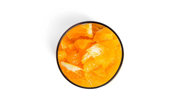 Πουτίγκα chia με κομμάτια πορτοκαλιού και μαρμελάδα φράουλα που απομονώνονται σε λευκό φόντο. Πολυεπίπεδο υγιεινό επιδόρπιο. Μους Chia. — Φωτογραφία Αρχείου