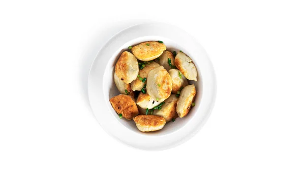 Boulettes frites aux pommes de terre et oignon vert isolé sur fond blanc. — Photo