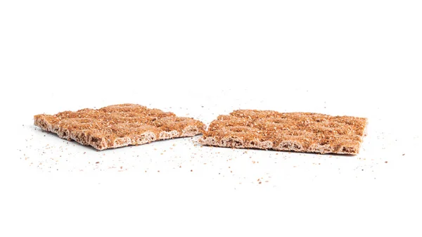 흰 바탕에 분리되어 있는 호밀 빵. — 스톡 사진