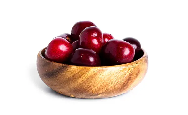 Cherry terisolasi pada latar belakang putih. Beri ceri manis dengan latar belakang putih. Beri merah terisolasi. — Stok Foto