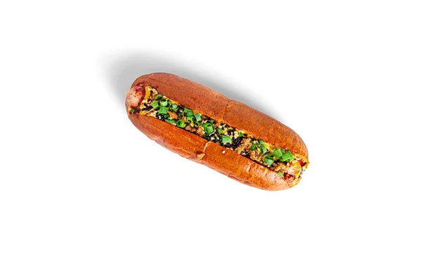 Hot dog diisolasi dengan latar belakang putih. Makanan cepat saji terisolasi. — Stok Foto