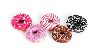 Çörek beyaz bir arka planda izole edilmiştir. Çörek izole edilmiş..