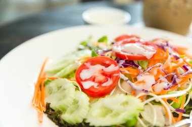 taze sebze salatası