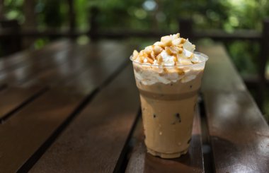 Buzlu kahve macadamia fındık