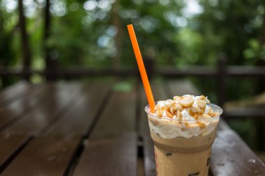 Buzlu kahve macadamia fındık