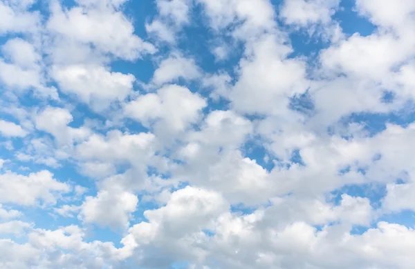 Himmel och moln bakgrund — Stockfoto