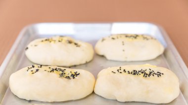 bir ekmek buns satırları