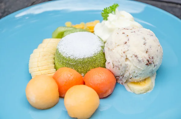 Green tea lava with ice cream — Stock Photo, Image