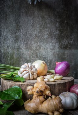 Tom yum öğeler için yiyeceklerin sebze