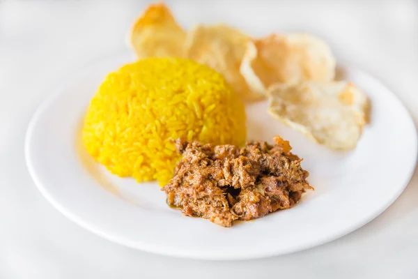 Індонезійської кухні, куркума рису — стокове фото