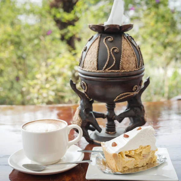 Une tasse de café et de gâteau — Photo