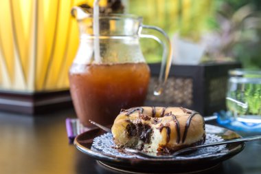 Çörek sır ve buzlu kahve