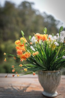 Dekorasyon yapay çiçekler