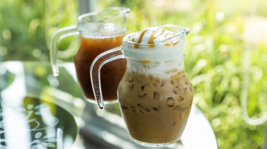 Bir sürahi buzlu kahve