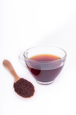 Tahta kaşık çekilmiş kahve ile kahve