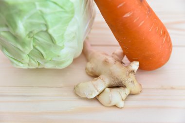 lahana, havuç ve zencefil