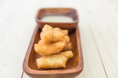 derin yağda kızartılmış doughstick