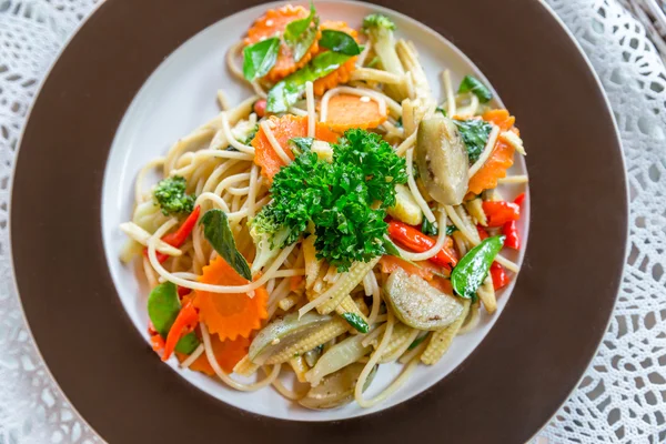 Dish of spaghetti with Vegetables, — Stock Photo, Image