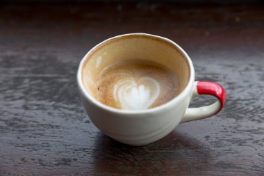 Latte sanat, kalp latte köpük