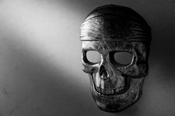 Maske Totenkopf Modell im schwarz-weißen Stil — Stockfoto