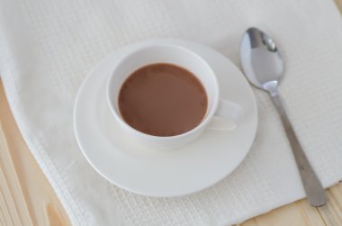 Bir fincan sıcak çikolata.