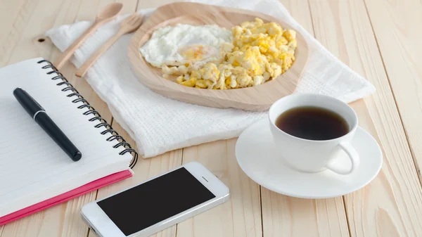 Breakfast set on wooden table — Stock Photo, Image