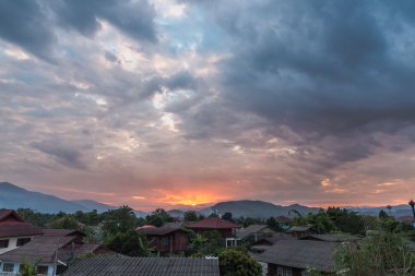 günbatımı, manzara evinde günbatımı manzaralı evinde