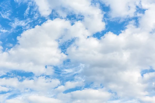 Mavi gökyüzü - cennet — Stok fotoğraf