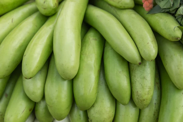 Groene aubergine verkocht op de markt — Stockfoto