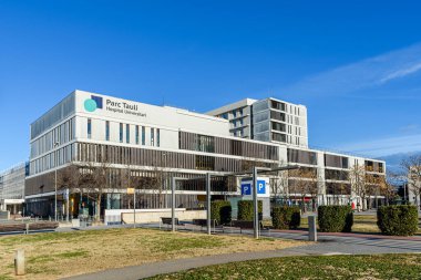 Sabadell - Katalonya, İspanya - 17 Ocak 2021: Üniversite hastanesi Parc Tauli