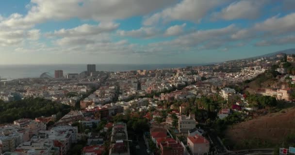 Letecký pohled. Panorama města Santa Cruz de Tenerife, Tenerife, Kanárské ostrovy, Španělsko. — Stock video