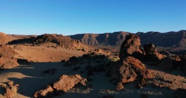 Teide Ulusal Parkı, Tenerife, Kanarya Adaları 'ndaki Volkan Teide ve lav manzarası.