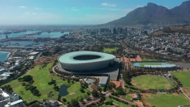 Vista aérea del estadio de fútbol. Ciudad del Cabo, Sudáfrica. — Vídeo de stock