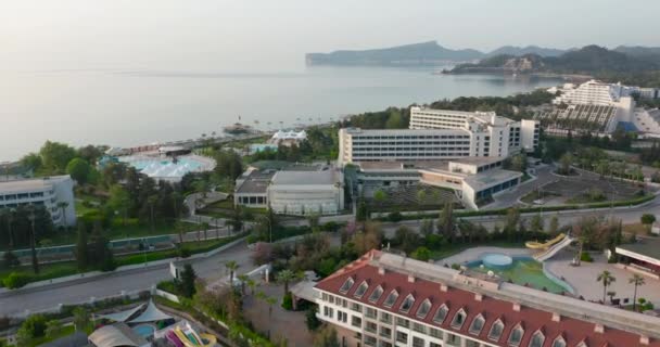 Aerial view. Summer resort tropic hotel. — Stock Video
