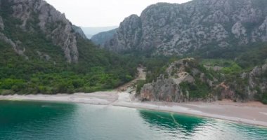 Antalya 'nın Phaselis Kemer kentindeki Kleopatra Plajının Güzel Hava Manzarası.
