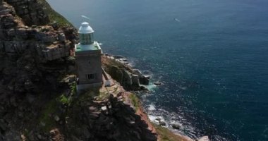 Ümit Burnu 'nun ve Cape Peninsula' daki Cape Point 'teki eski deniz fenerinin havadan görünüşü, Cape Town, Güney Afrika.