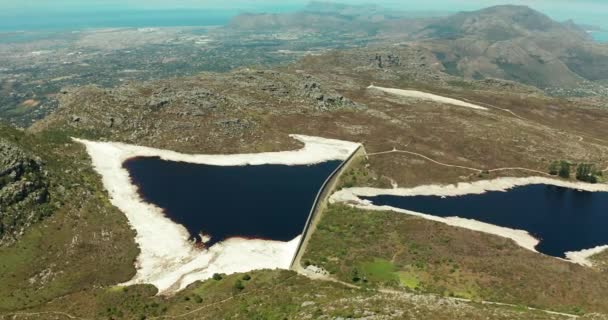 Vista aérea. Revelação da Montanha da Mesa Épica. África do Sul, Cape Town. — Vídeo de Stock