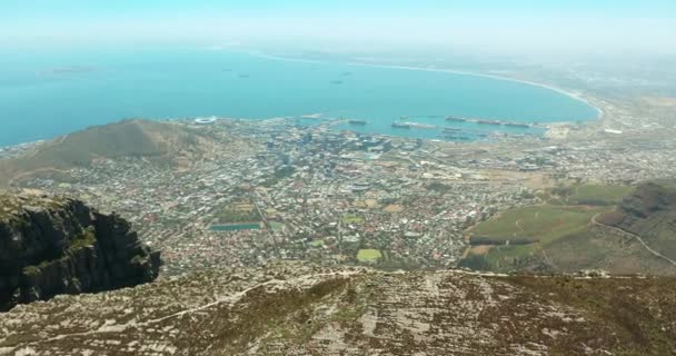 Vista aérea. Epic Table Mountain Reveal. Sudáfrica, Cape Town (en inglés). — Vídeos de Stock